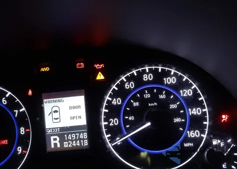 2015 Infiniti Q40 z USA, uszkodzony, nr VIN JN1CV6AR5FM524067